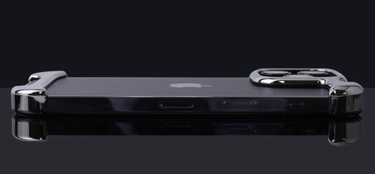 iPhoneをほぼ裸で持つ「Arc」鏡面加工のミラーモデルを発売