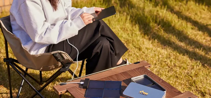 くっつけて充電！マグネットで拡張可能なソーラーパネル充電器「Solar Brick」発売