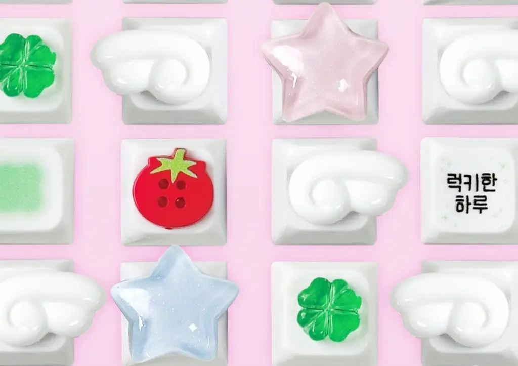 韓国発NineteenFriday、押すたびクセになるASMRキーボードチャーム発売