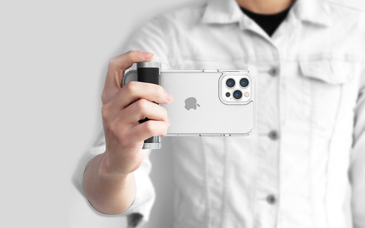 スマホで本格的なカメラ撮影を可能にする多機能グリップ「ShutterGrip2
